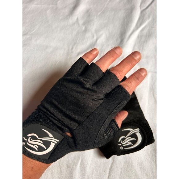 Fingerless Biking Gloves – Unbranded, Comfortable Grip, Great Condition -Size Sm - Picture 1 of 3